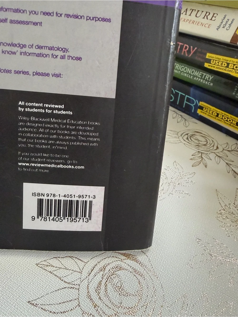 Lecture Notes: Dermatology (10th Edition) Paperback - Robin Graham-Brown & Tony